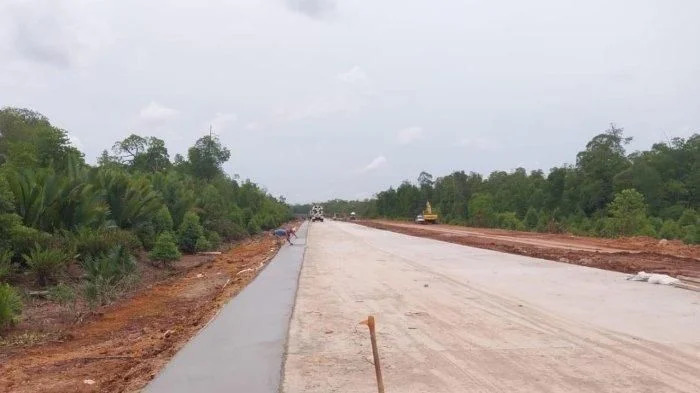 Jalan Menuju Pelabuhan Mantaritip Sepanjang 2,3 Kilometer